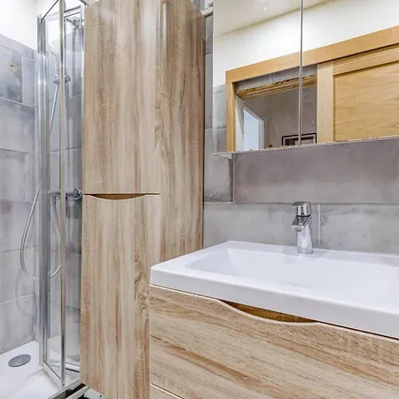 45 M Near Beaugrenelle *